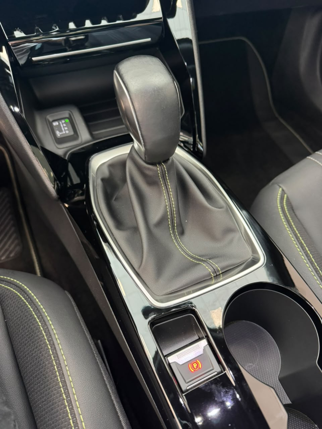 Peugeot 2008 1.0 TURBO 200 HYBRID GT CVT 14