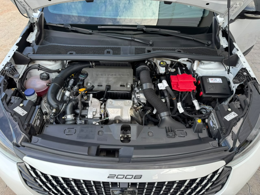 Peugeot 2008 1.0 TURBO 200 HYBRID GT CVT 6