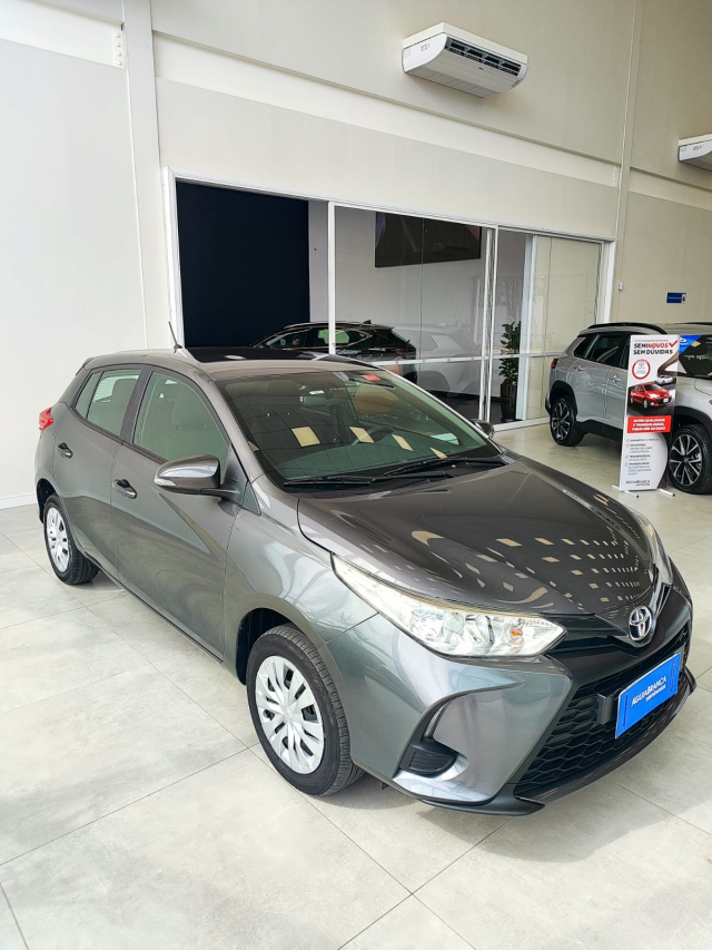 Toyota YARIS 1.5 16V FLEX XL MULTIDRIVE 4