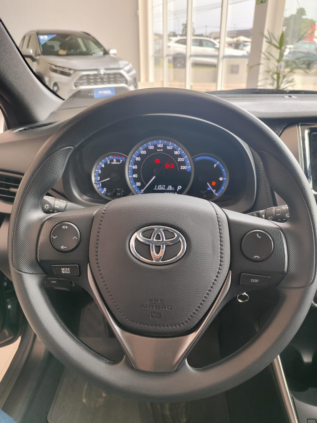 Toyota YARIS 1.5 16V FLEX XL MULTIDRIVE 9