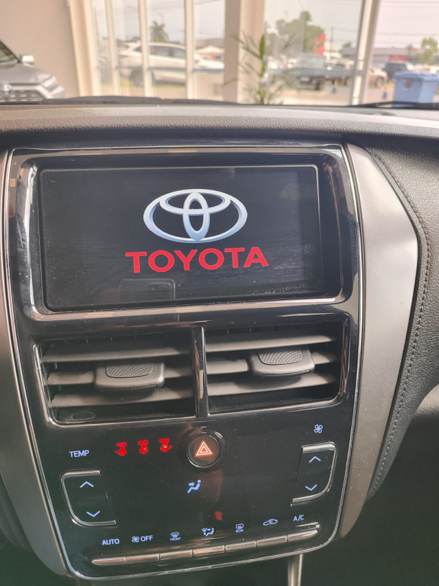 Toyota YARIS 1.5 16V FLEX XL MULTIDRIVE 10