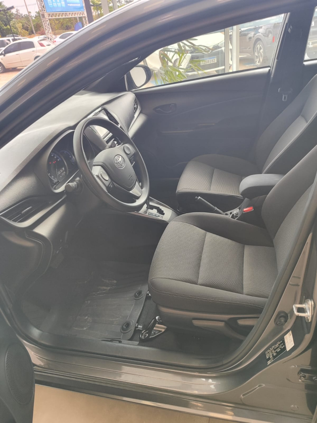 Toyota YARIS 1.5 16V FLEX XL MULTIDRIVE 13
