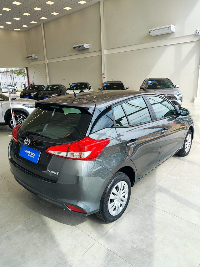 Toyota YARIS 1.5 16V FLEX XL MULTIDRIVE 8