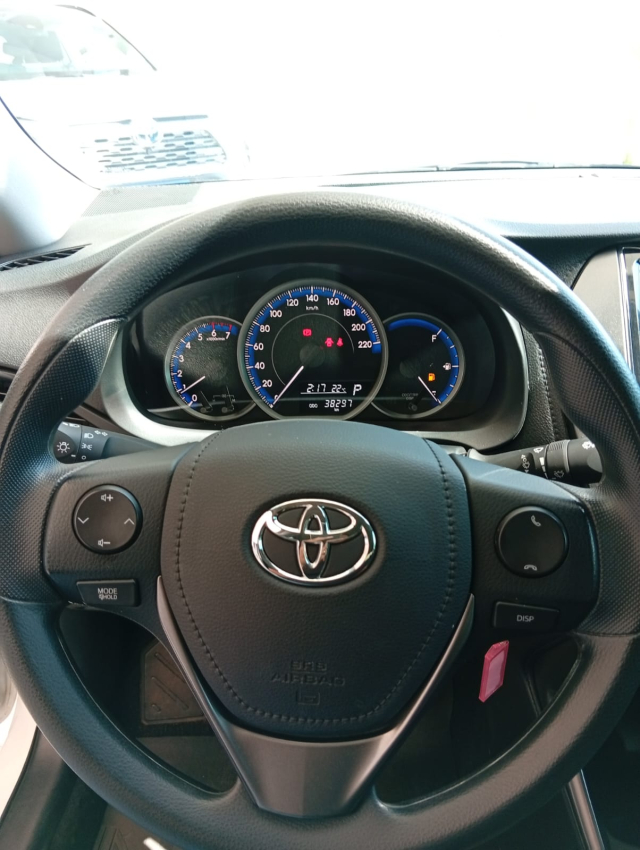Toyota YARIS 1.5 16V FLEX SEDAN XL MULTIDRIVE 11