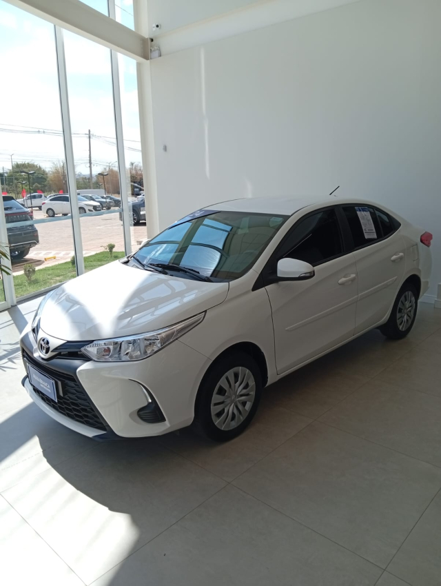 Toyota YARIS 1.5 16V FLEX SEDAN XL MULTIDRIVE