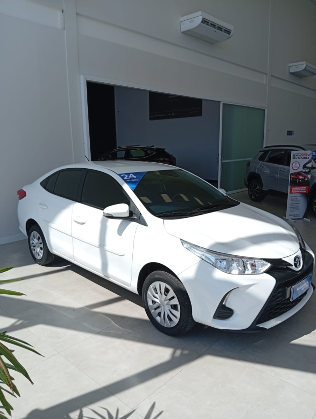 Toyota YARIS 1.5 16V FLEX SEDAN XL MULTIDRIVE 4