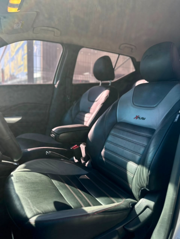 nissan kicks 1.6 16v flexstart xplay xtronic flex 4p automatico 202210