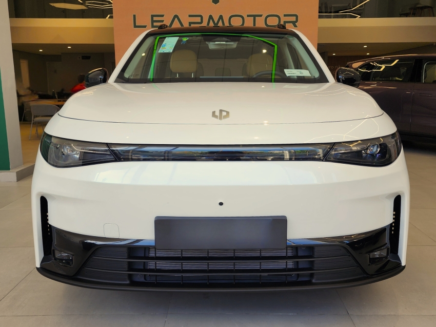 leapmotor c10 ultra hibrido reev 26/26 0km