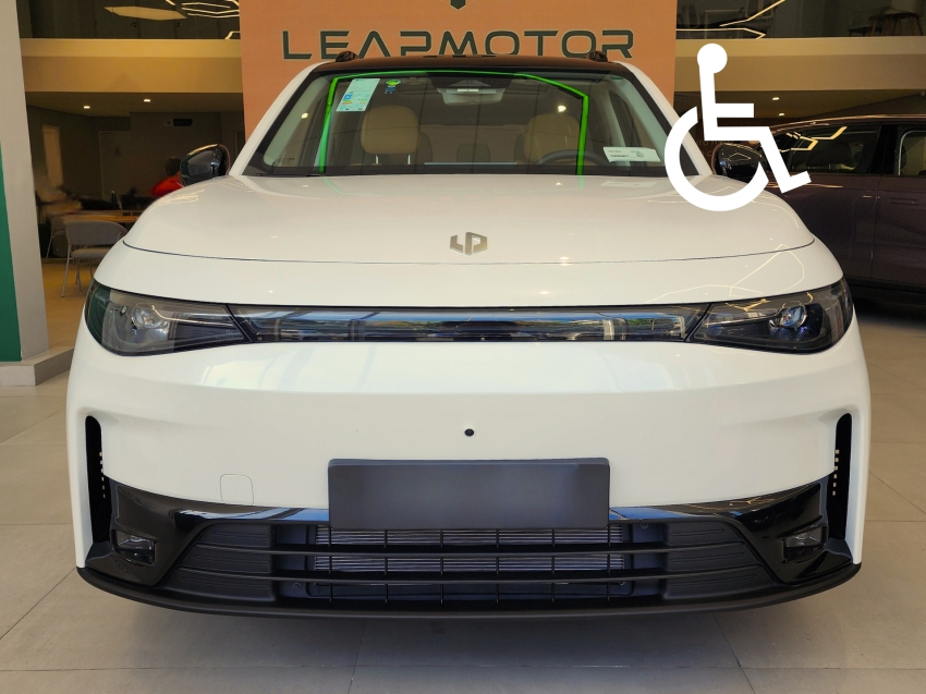 leapmotor c10 ultra hibrido reev 26/26 0km