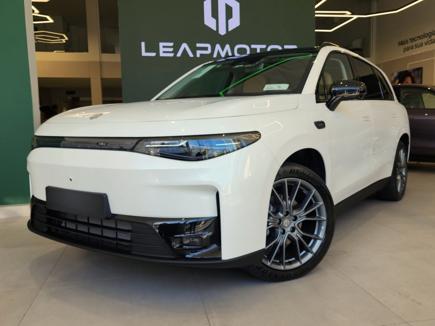 leapmotor c10 ultra hibrido reev 26/26 0km3