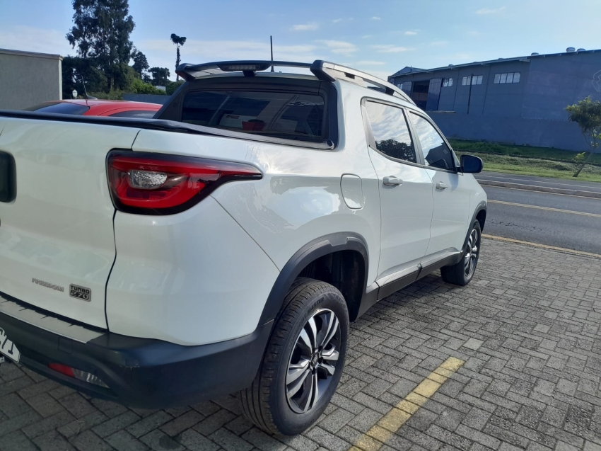 fiat toro 1.3 turbo 270 flex volcano at6 4p automatico 20252