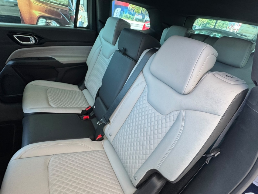 jeep commander 2.0 td380 turbo diesel limited at9 1.9 4p automatico 202311