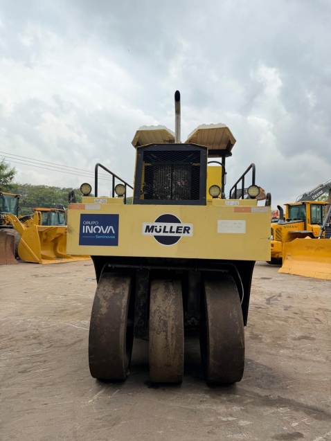 muller rolo compactador ap 26 diesel 2p automatico 2013