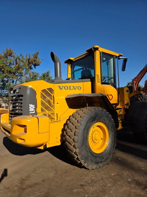 pa carregadeira	volvo  l90f - 20223