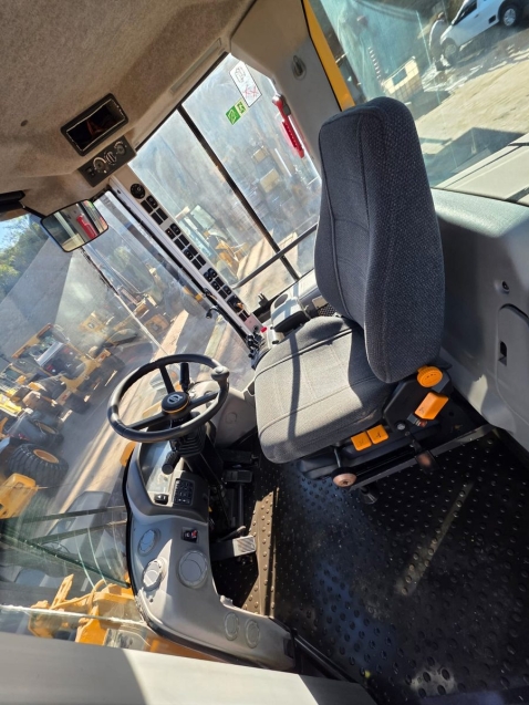 pa carregadeira	volvo  l90f - 20225