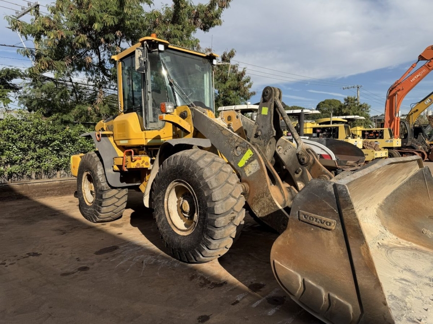 pa carregadeira	volvo  l90f - 20222