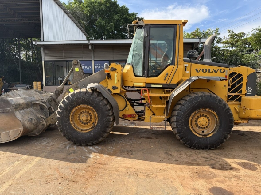 pa carregadeira	volvo  l90f - 20220