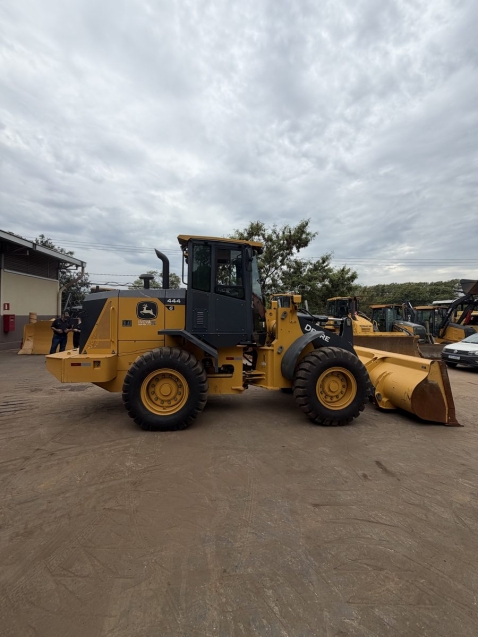 pa carregadeira	john deere  444g - 20240