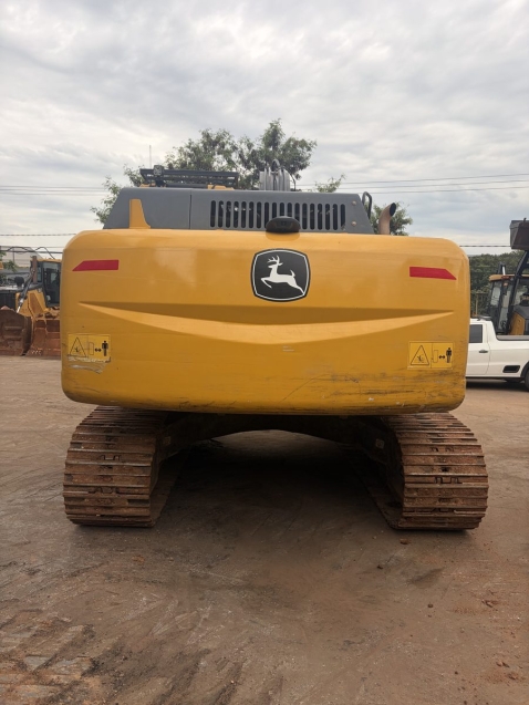 escavadeira	john deere  210g - 20224