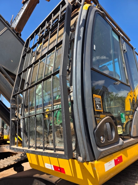 escavadeira	john deere  350g - 20223