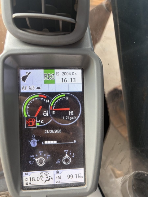 escavadeira	john deere  210p - 20244