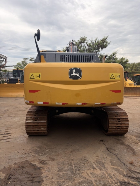 escavadeira	john deere  210p - 20243
