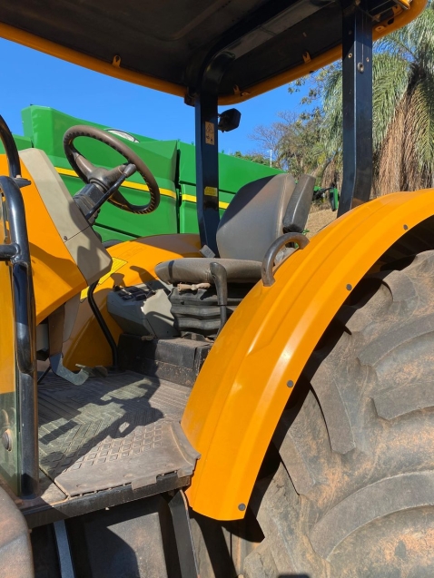 trator valtra a1142