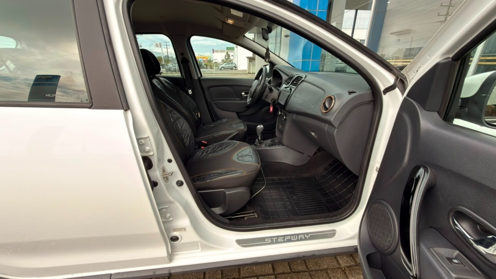 renault sandero 1.6 16v sce flex stepway dynamique easy-r 1.5 4p automatico 201911