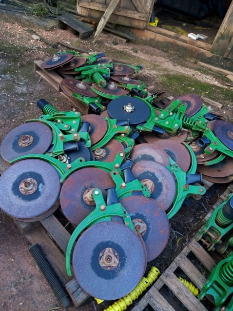 john deere plantadeira 2130 - 30 linhas 2014/20146