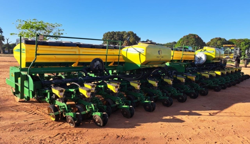 john deere plantadeira 2130 - 30 linhas 2014/20143