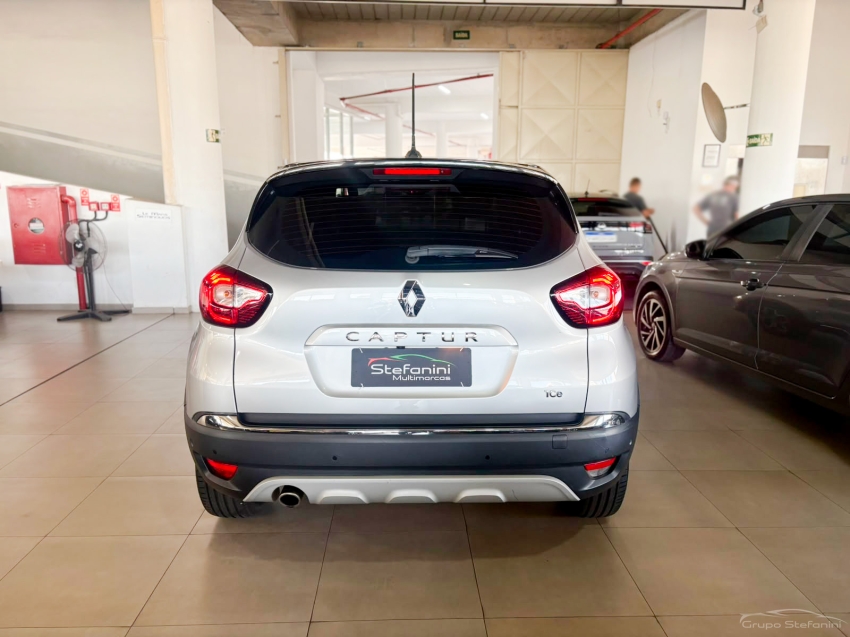 renault captur 1.3 tce flex iconic x-tronic 4p automatico 202211