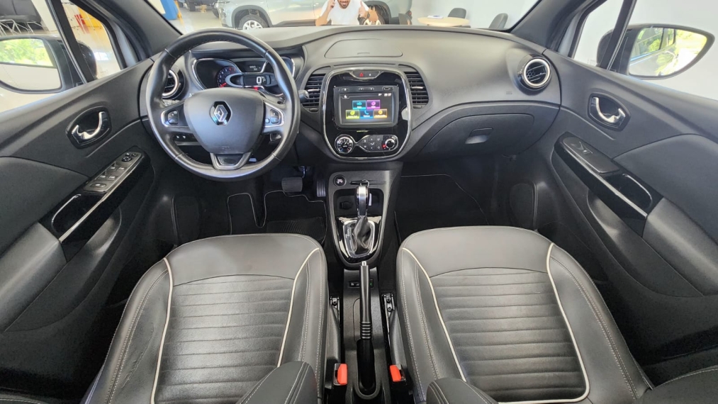 renault captur 1.6 16v sce flex intense x-tronic 5p automatico 20204