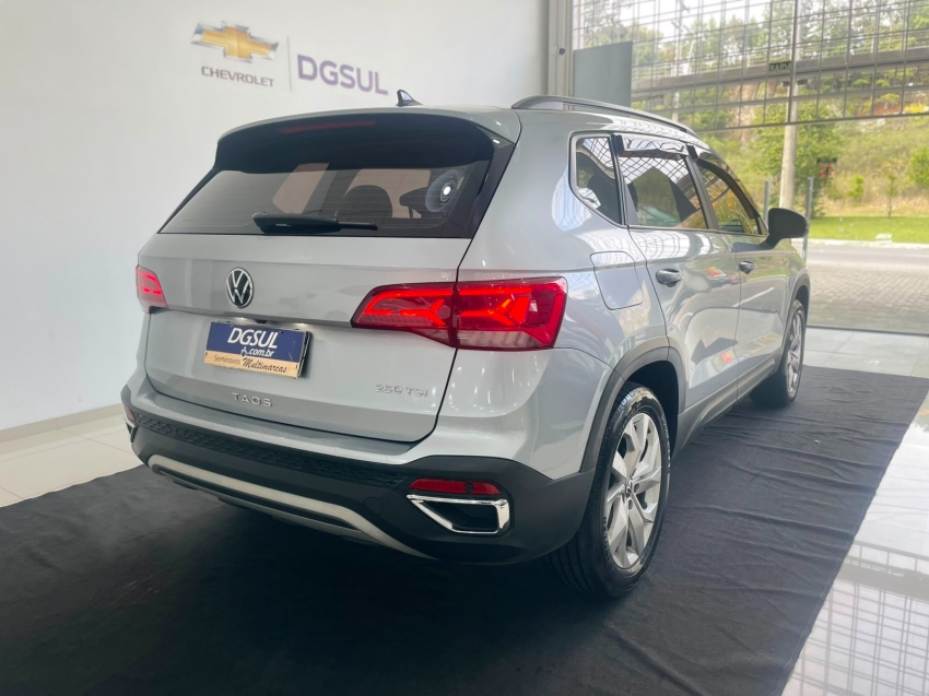 volkswagen taos 1.4 250 tsi total flex comfortline automatico 4p 20222