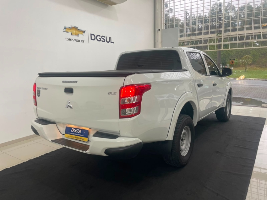 mitsubishi l200 triton 2.4 16v turbo diesel gls cd 4x4 automatico 4p 20252