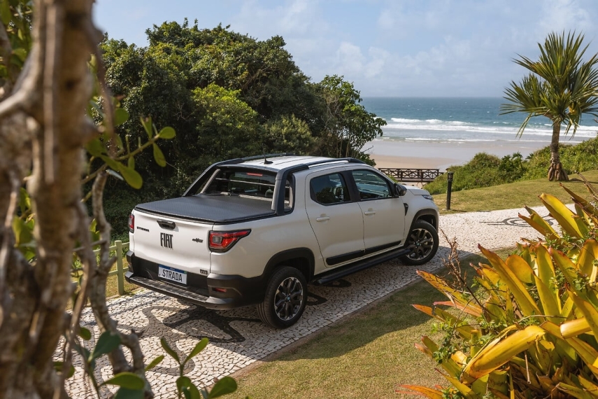fiat strada 1.0 turbo 200 flex ultra cd cvt 4p automatico 2026 fiat strada 1.0 turbo 200 flex ultra cd cvt 4p automatico 2026