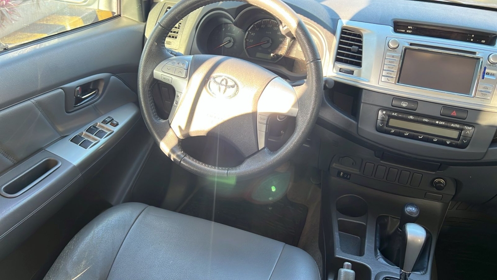 toyota hilux 2.7 srv 4x4 cd 16v flex 4p automatico 2013 toyota hilux 2.7 srv 4x4 cd 16v flex 4p automatico 2013