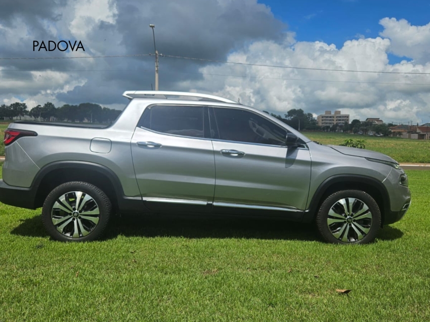 fiat toro 1.3 turbo 270 flex volcano at6 4p automatico 20232