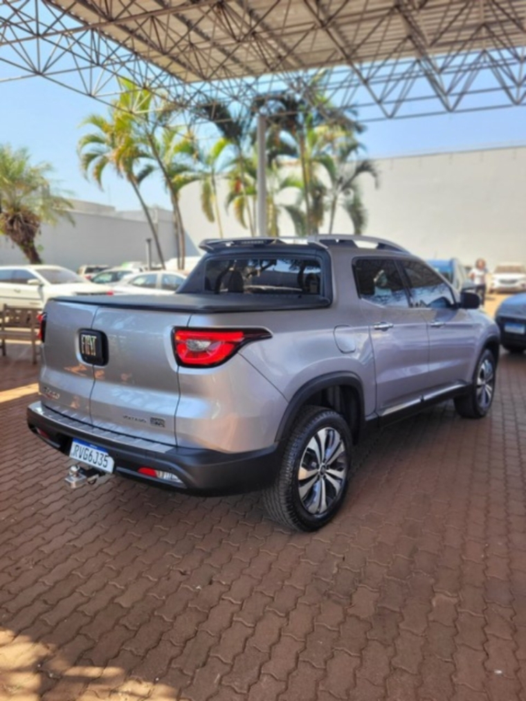 fiat toro 1.3 turbo 270 flex volcano at6 4p automatico 20233